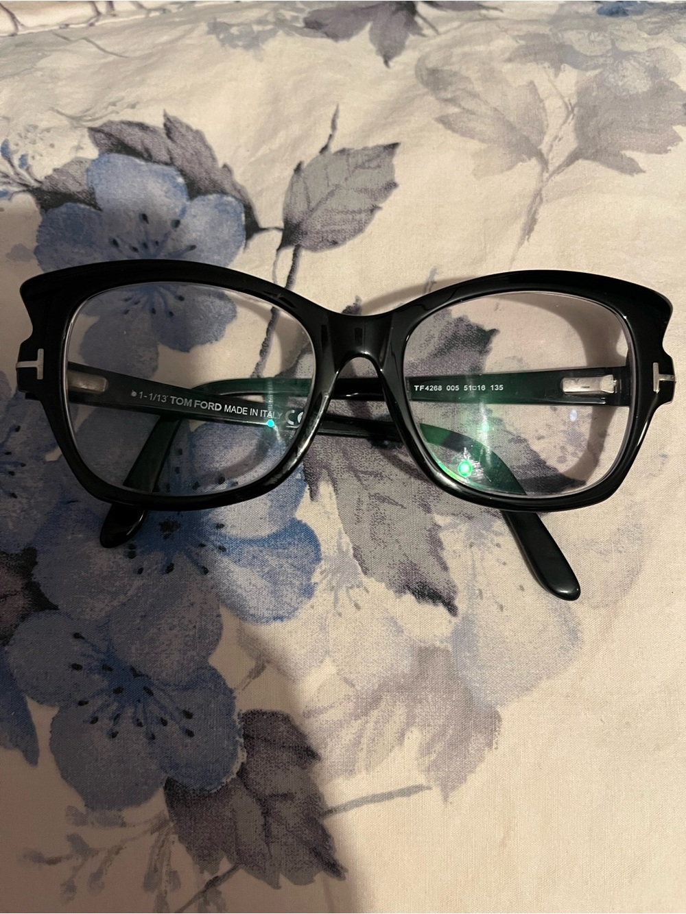 Tom Ford Oversized Exaggerated Cat-Eye Glasses (damaged..plz read first!)